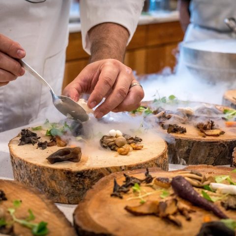 Hosteleria y Turismo | 400 horas - Cocina Profesional: Chef y Gastronomia Espanola